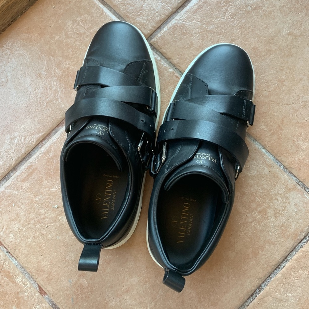 Black Strap Valentinos